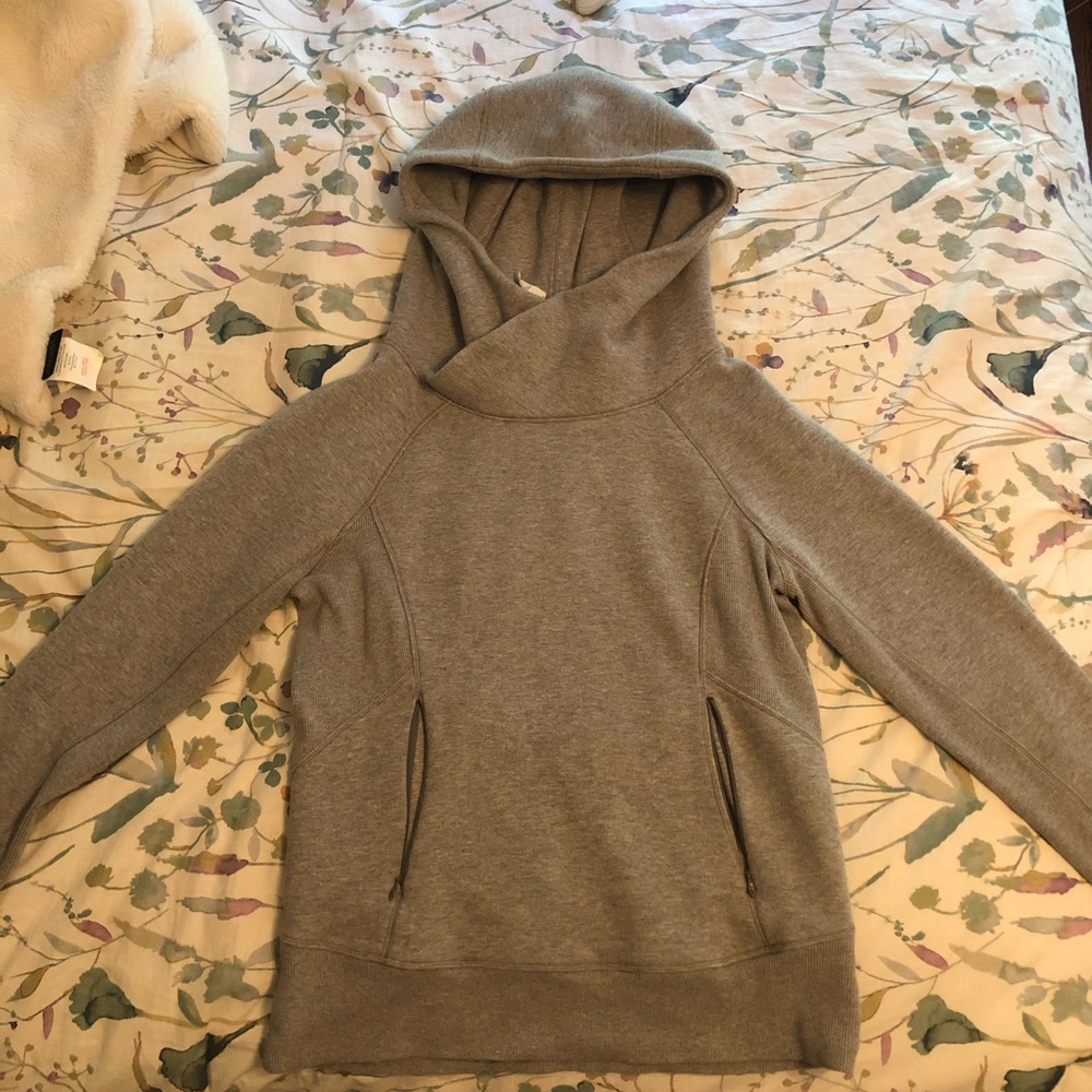 Lululemon scuba pullover